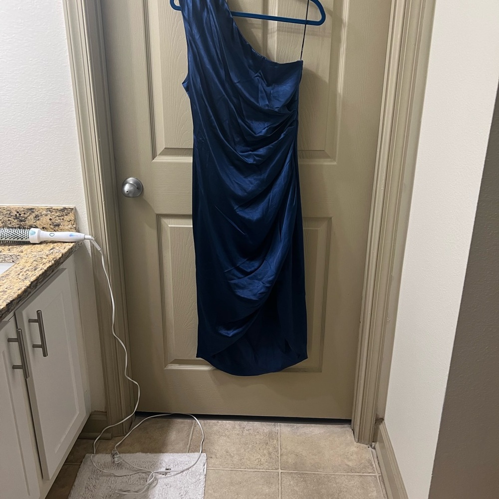 Elliatt Cassini dress in navy, size x-large